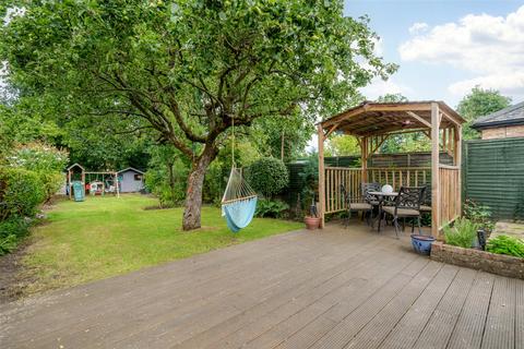 22 Coronation Road, Yateley, GU46 7TH
