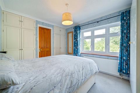 22 Coronation Road, Yateley, GU46 7TH