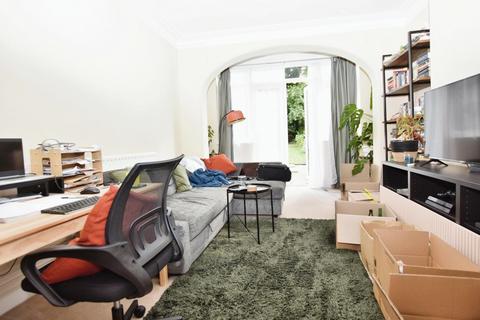 1 bedroom flat to rent, Blenheim Crescent CR2