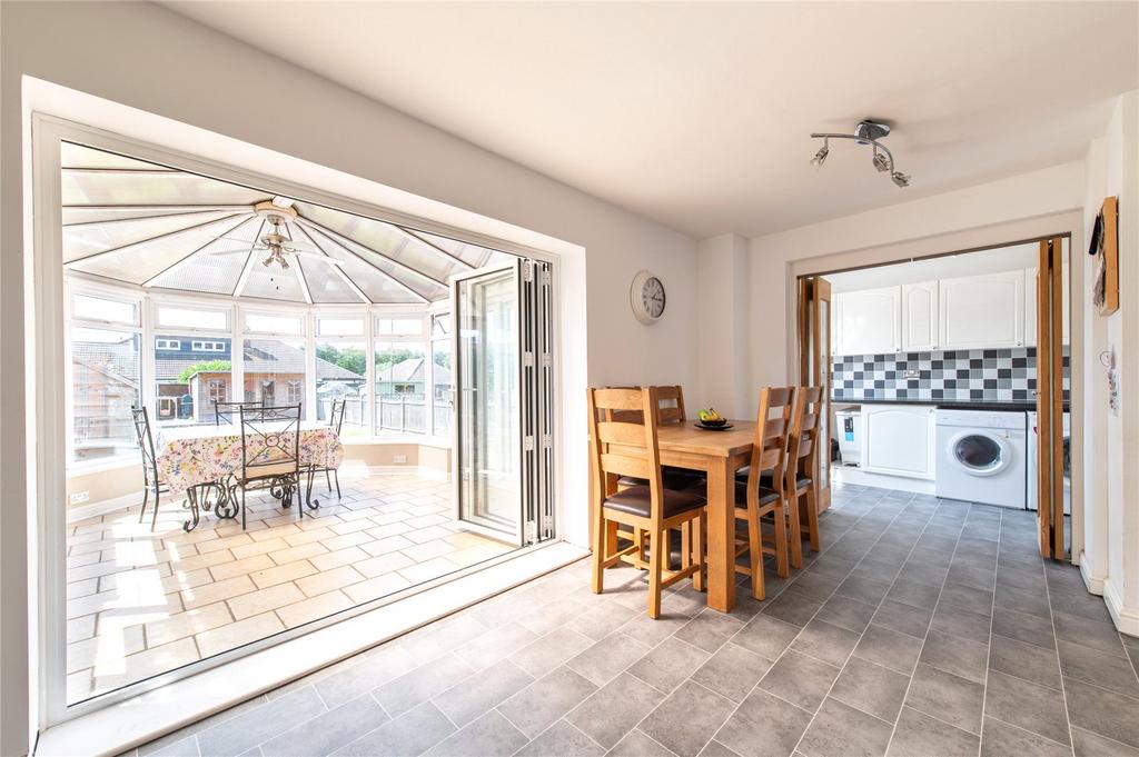 Kitchen/Conservatory