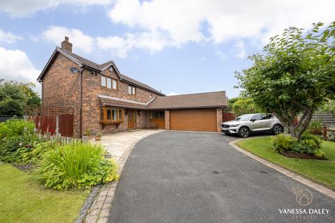 4 bedroom detached house for sale, Fernyhalgh Gardens, Preston, PR2