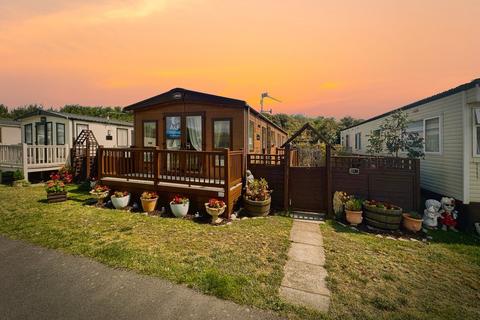 2 bedroom lodge for sale, Berrow Road, Burnham-on-Sea, TA8