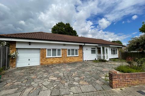 2 bedroom bungalow to rent, Shepperton Road, Orpington BR5
