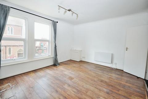 2 bedroom apartment to rent, Waverley Road Southsea PO5