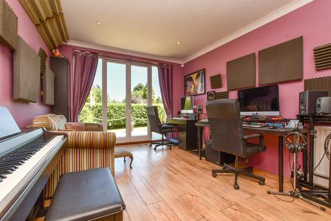 149 Banstead Road, Epsom, KT17 3HL