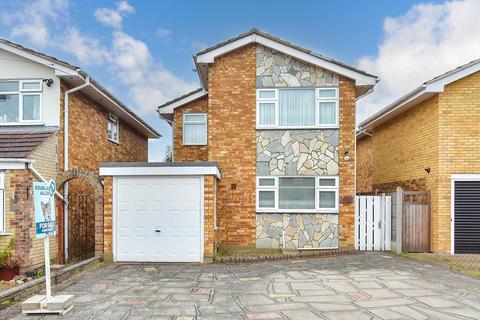 3 bedroom detached house for sale, Highcliffe Road, Wickford, Essex