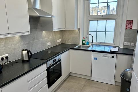 4 bedroom end of terrace house to rent, Frederick Street, London WC1X