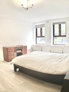 3 bedroom flat to rent, New Park Road, London SW2