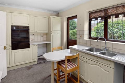 32 The Ridings, Chestfield, Whitstable, CT5 3QE