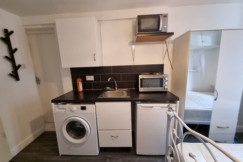 1 bedroom house to rent, Westcote Road, London SW16
