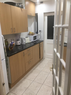 1 bedroom in a house share to rent, Hale Lane, London NW7