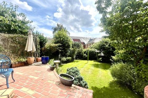 undefined, Meadow Road, Pinner HA5