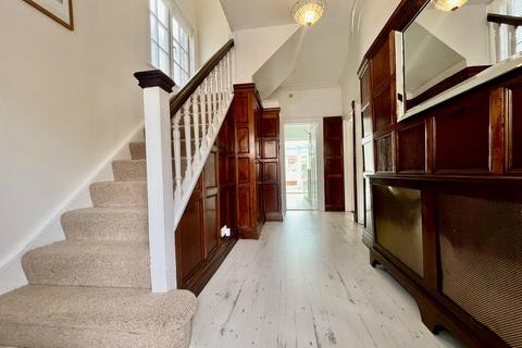 undefined, Meadow Road, Pinner HA5