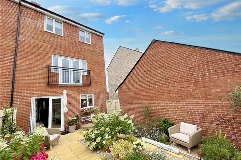 45 Amazon Way, Westbury, BA13 4FL