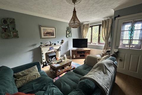 2 bedroom semi-detached house to rent, Hawley Green, Shawclough OL12