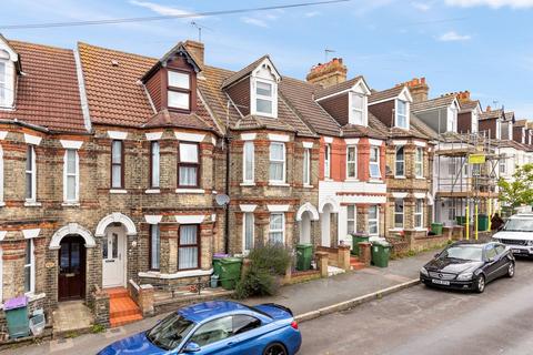 17 Linden Crescent, Folkestone, CT19 5RP