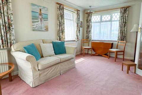 2 bedroom detached bungalow for sale, South Drive, Felpham