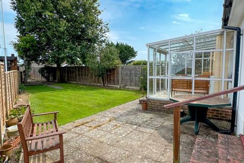 2 bedroom detached bungalow for sale, South Drive, Felpham