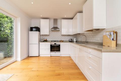4 bedroom detached house for sale, Court Farm Road, Warlingham