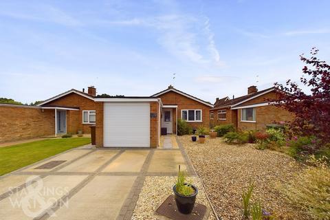 2 bedroom detached bungalow for sale, Woodcroft Close, Sprowston, Norwich