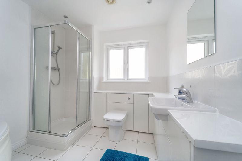 Main Bathroom Angle