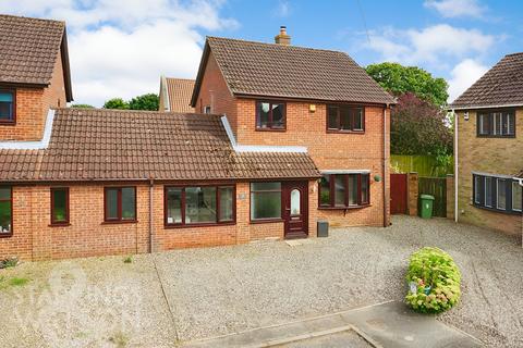 3 bedroom semi-detached house for sale, Granary Close, Freethorpe, Norwich