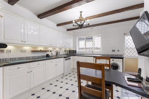 21 Addington Road, South Croydon, CR2 8RF