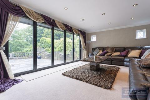 21 Addington Road, South Croydon, CR2 8RF