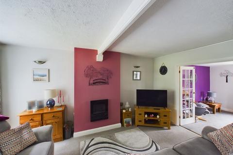 16 Balfour Road, Gloucester, GL1 5QJ
