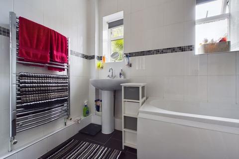 16 Balfour Road, Gloucester, GL1 5QJ