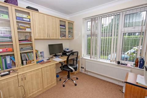 Oakways Kings Road, Chalfont St Giles, HP8 4HN