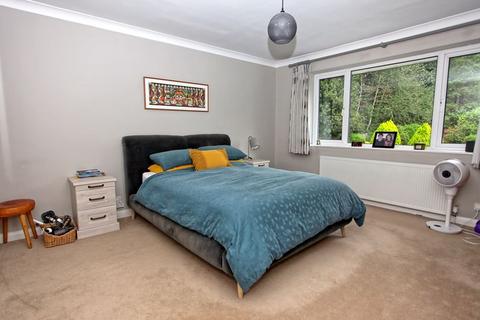 Oakways Kings Road, Chalfont St Giles, HP8 4HN