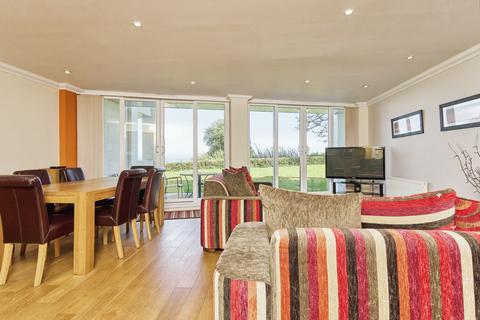 2 bedroom apartment to rent, Luccombe Road, Shanklin