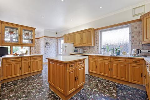5 bedroom detached house for sale, Carroll Hill, Loughton IG10