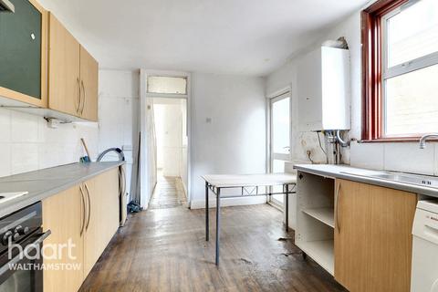 25 Poplars Road, London, E17 9AT