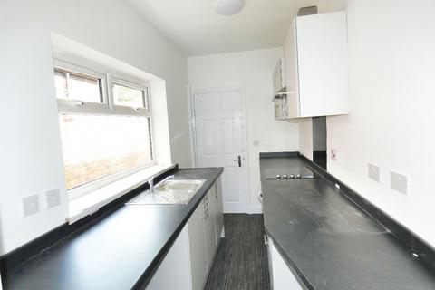 2 bedroom terraced house to rent, Riley Street North, Stoke-on-Trent, ST64BJ