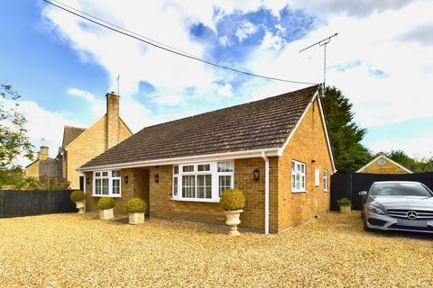 4 bedroom bungalow to rent, Milton-under-Wychwood, Chipping Norton OX7