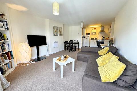 2 bedroom apartment for sale, Cam Road, London