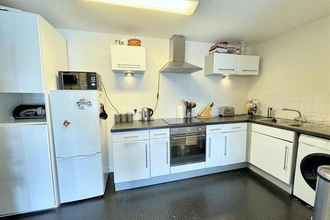 2 bedroom apartment for sale, Cam Road, London