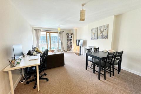 2 bedroom apartment for sale, Cam Road, London