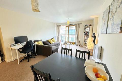 2 bedroom apartment for sale, Cam Road, London