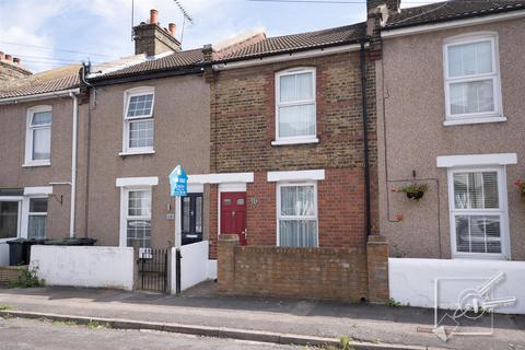 2 bedroom house for sale, Mead Road, Gravesend