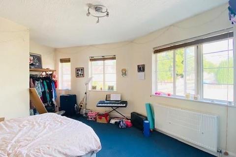 2 bedroom maisonette to rent, Elm Court, Finchley