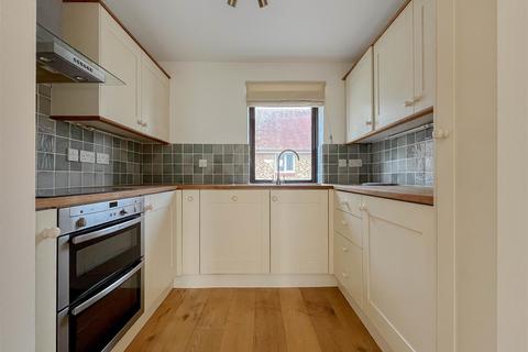 Flat 10, The Anchorage Belvedere Road, Burnham-on-crouch, CM0 8AJ