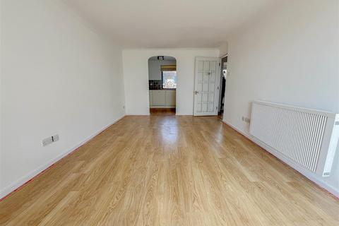 Flat 10, The Anchorage Belvedere Road, Burnham-on-crouch, CM0 8AJ