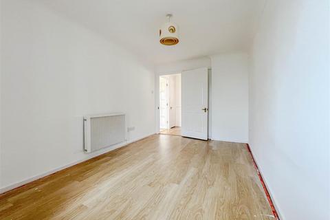 Flat 10, The Anchorage Belvedere Road, Burnham-on-crouch, CM0 8AJ