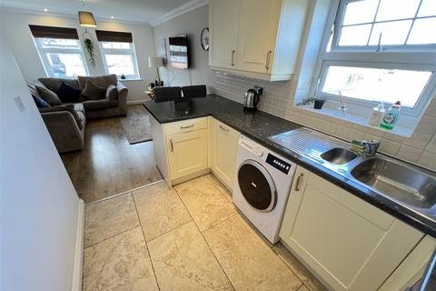 2 bedroom apartment for sale, Pye Road, Heswall, Wirral