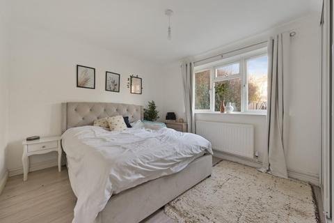 43 Avon Close, Worcester Park, KT4 7AQ