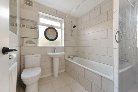 43 Avon Close, Worcester Park, KT4 7AQ