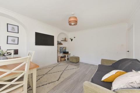 43 Avon Close, Worcester Park, KT4 7AQ